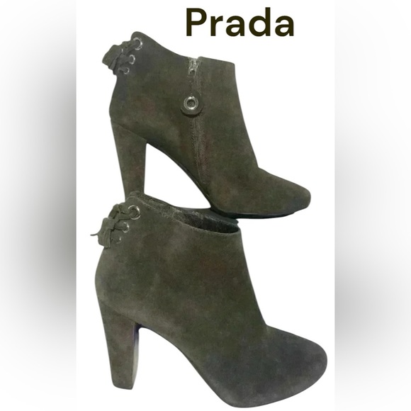 Prada The Original Car Shoe Bootie SZ 38 1/2 Euro 8.5 USA - Picture 1 of 10